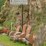 Campo de lujo Yourtes En Terrasse Bonneval (Haute-Loire)