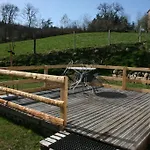Yourtes En Terrasse Bonneval (Haute-Loire)