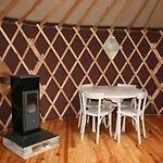 Yourtes En Terrasse Bonneval (Haute-Loire)