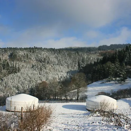Yourtes En Terrasse Bonneval (Haute-Loire)