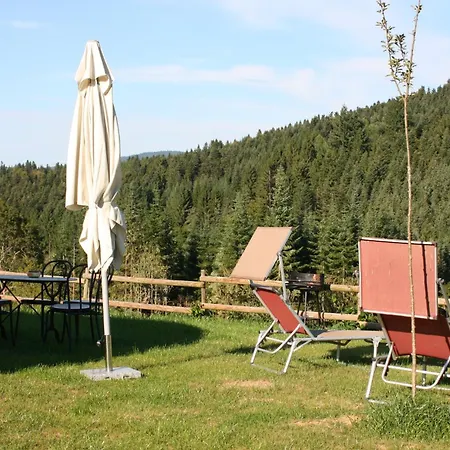 Campo de lujo Yourtes En Terrasse Bonneval (Haute-Loire)
